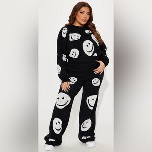 NEW Smile Sweater and Pant Set Size 1X
